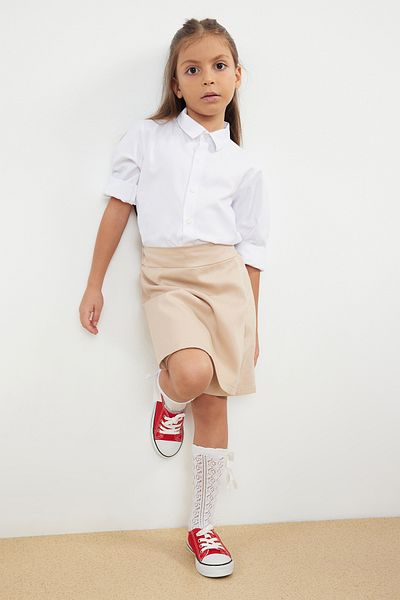 TRENDYOLKIDS Beige gestrickte Baumwollshorts für Mädchen – normale Passform TKDAW25ET00001