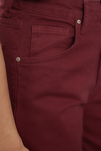 Trendyol Collection Klaretové červené džíny s vysokým pasem - TWOSS23JE00068