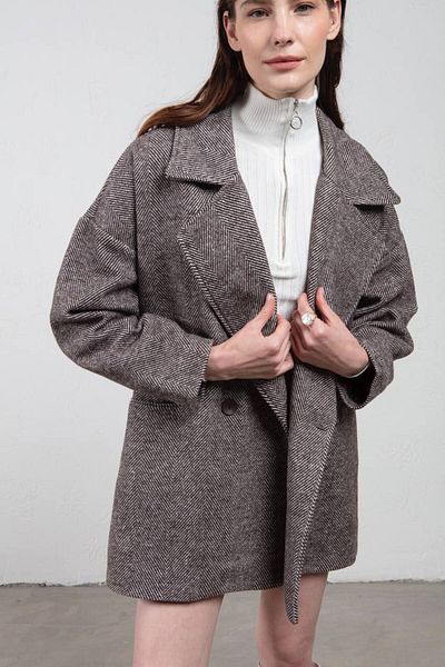 My Blog Коричневе коротке пальто з риб'ячим хвостом
