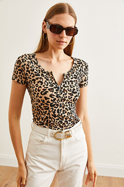 Olalook Kadın Leopar Bej Fermuarlı Kaşkorse Bluz BLZ-19000112