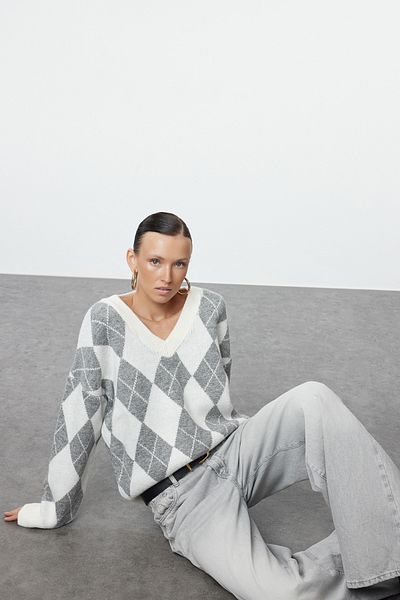 Trendyol Collection Ecru Soft Textured Diamond Strickpullover TWOAW25KZ00200