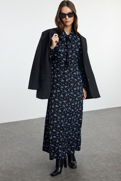 Trendyol Modest Gewebtes Hemdkleid - Schwarzes Blumenmuster Tctaw25eb00085