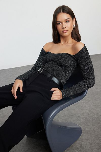 Trendyol Collection Brokatowy czarny sweter z dzianiny - TWOAW25KZ00146