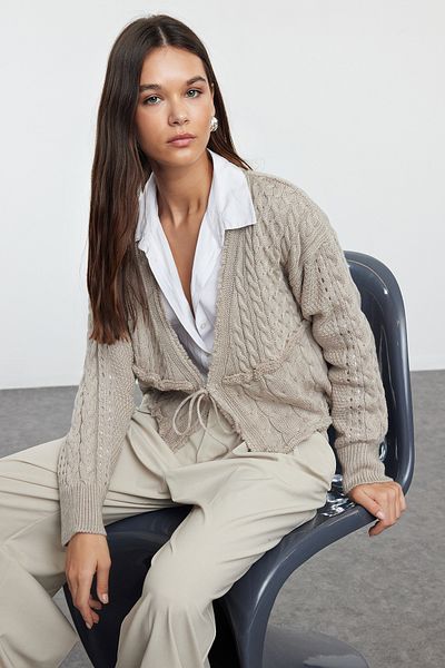 Trendyol Collection Beigefarbener kurzer Strickcardigan - TWOAW25HI00060 mit Bindedetail