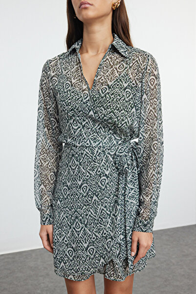 Trendyol Collection Γεωμετρικό Μίνι Φόρεμα με διπλό στήθος - Καφέ με λεπτομέρεια γραβάτας, Χειμώνας - TWOAW24EL00488