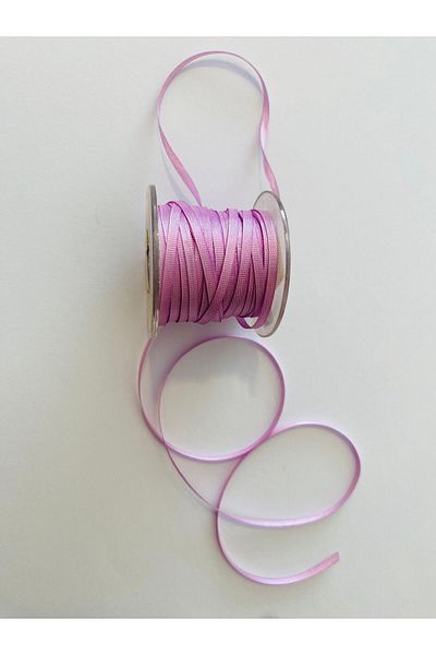 Majestik Κορδέλα κεντήματος μεταξιού 2mm. 10 μέτρα. Χρώμα Νο: 120. Αποστέλλεται σε δεσμό.