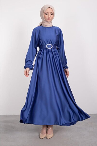 Algı Kloş Kesim Kemer Detaylı Saten Tesettür Elbise Saks