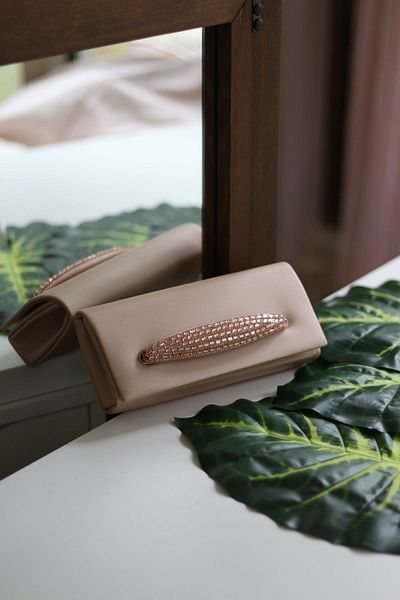 Moom Bag Γυναικεία γυμνή βραδινή τσάντα με πέτρινη λεπτομέρεια