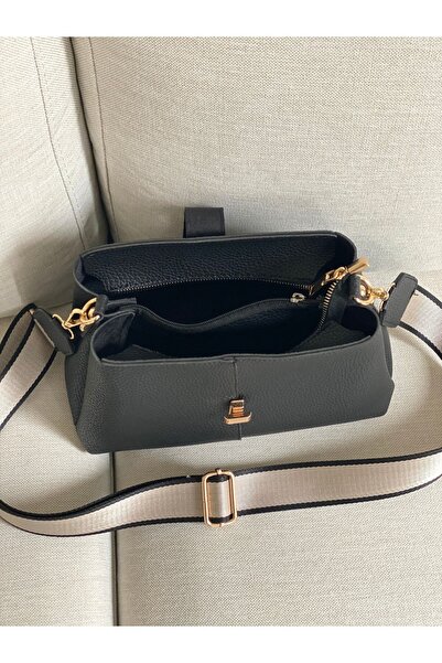 BAGLOVİS TAŠKA NA RAMENO S PÁSOVÝM SLOUPOVÝM VĚŠÁKEM A DETAILEM ZÁMKU S VNITŘNÍM PŘIHRÁDKEM