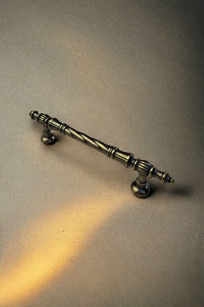 Dizaynhouse 96 mm Eskitme Zarif Kulp Antik Sarı Burgu Model Kulp, Dolap ve Çe...