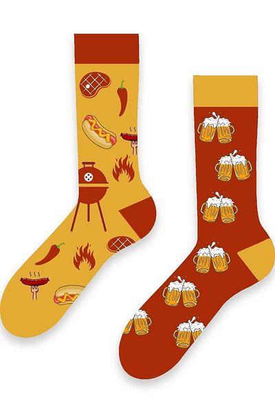 CARNAVAL SOCKS Десен и ляв шарени чорапи за барбекю с бира