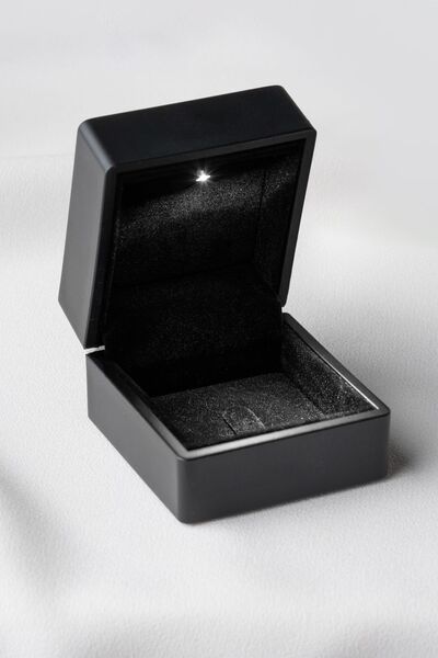 Genel Markalar Şık Işıklı Siyah Renk Hediye Kolye Kutusu