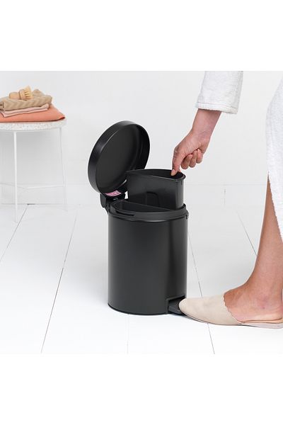 Brabantia Кошче за боклук с педал Newicon, матово черно, 2x2 л