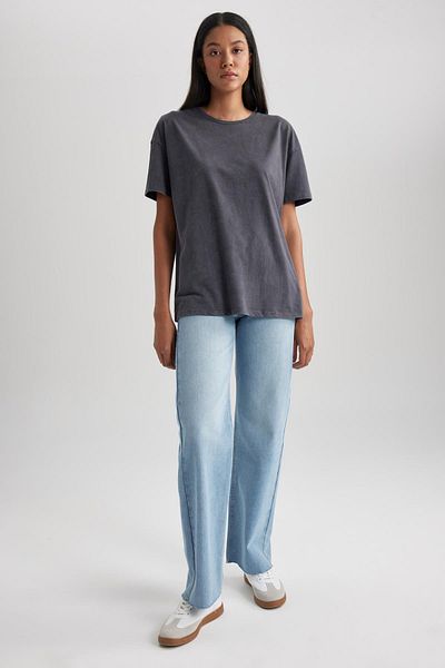 DeFacto Oversize Wide Fit kerékpáros nyakú fésült pamut rövid ujjú póló B6331ax23au