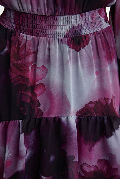 Trendyol Collection Zimní švestkové šaty se vzorem – volánkové midi, tkané, TWOAW21EL1448