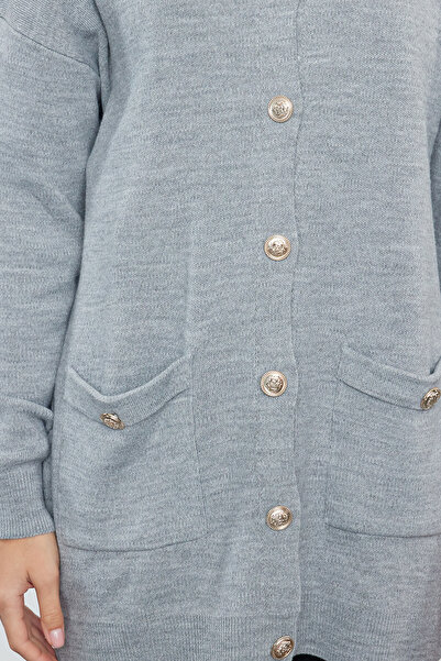 Trendyol Modest Šedá melanžová pletenina s kapsami a detailem knoflíku - TCTAW25TH00000