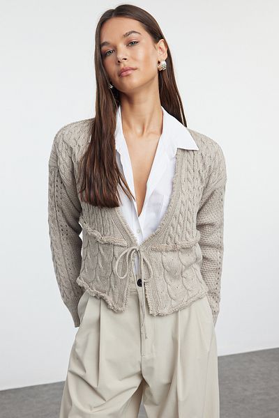 Trendyol Collection Beigefarbener kurzer Strickcardigan - TWOAW25HI00060 mit Bindedetail
