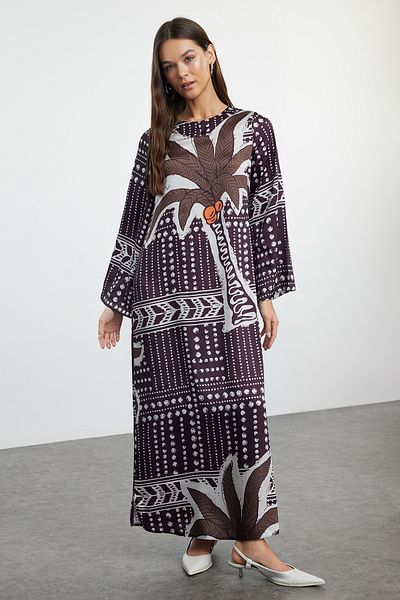Trendyol Modest Βραδινό φόρεμα με έθνικ σχέδιο σε σκούρο καφέ σατέν επιφάνεια TCTSS23DB00028