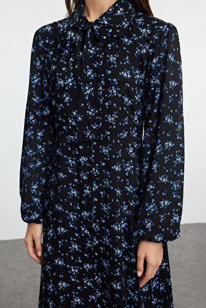 Trendyol Modest Φόρεμα υφαντό πουκάμισο - Μαύρο φλοράλ Tctaw25eb00085