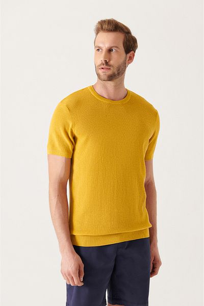 Avva Men's Mustard Textured Slim Fit Slim Fit Knitwear T-shirt E005010