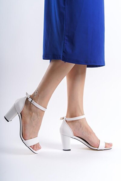 MERVE BAŞ Kadın  Beyaz Tek Bant 8CM Kalın Topuklu Klasik Ayakkabı