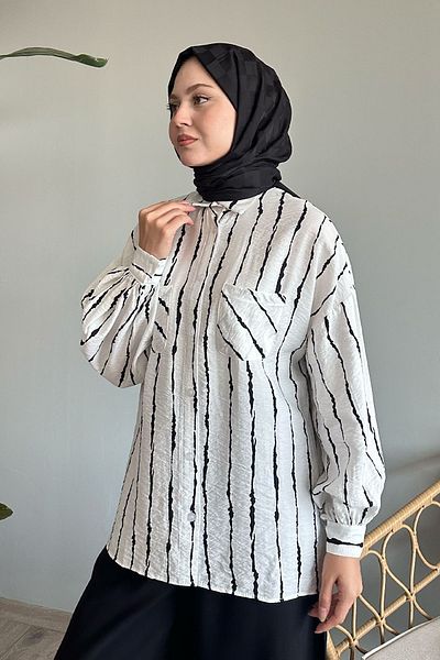 InStyle قميص باتيك أبيض كاجوال - تفاصيل مخططة