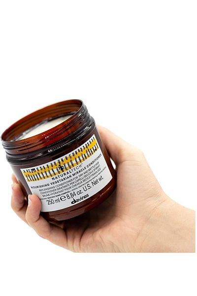 Davines 021NourishinG - Paraben-free StrenGtheninG Conditioner with Wheat Protein 250ml
