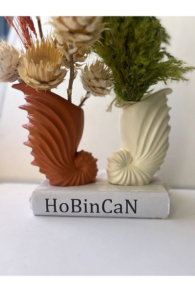 BLANJ Tile and Cream Colored Snail Vase