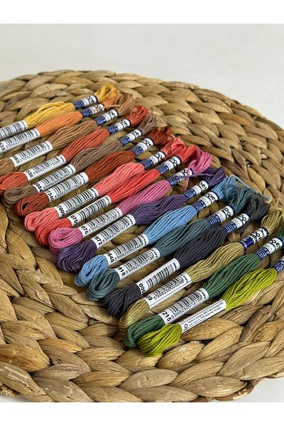 Puppets Muline 16 Color Pastel Tones - Etamine, Cross Stitch and Tapestry Thread Set
