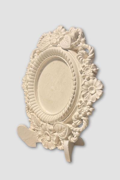 Uretti - Pınar 2572 Handmade White Flower Patterned Frame with Foot Gift 15 X 15cm