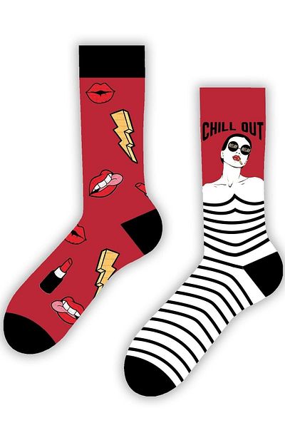 CARNAVAL SOCKS Ляв и десен Chill Out шарени шарени чорапи