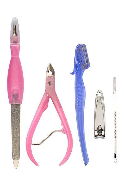 MAQYA Cosmetics 5 Piece Nail Care Set with Meat Clamps