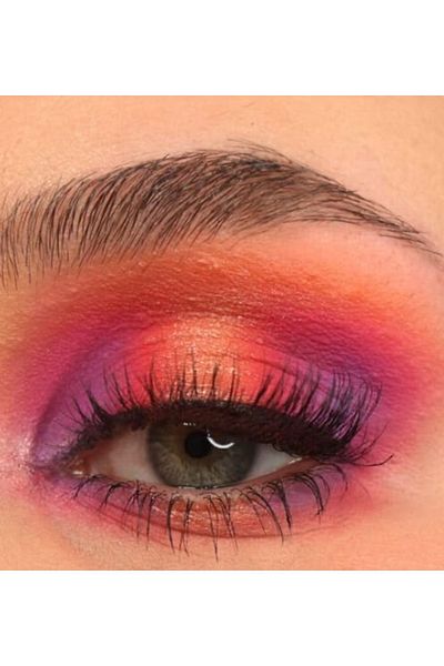 Revolution Pro So Glam Eyeshadow Palette - Stylish and Comfortable Cutting
