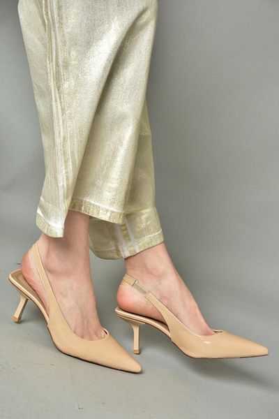 Fox Shoes S820860108 Beige Patent Leather Thin Heeled Women's Shoes