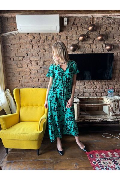 Natavan ROCHIE VERDE CU MODEL