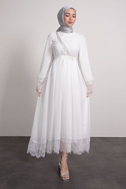Lamia Giyim Çapraz Zincir Detaylı Asimetrik Tesettür Abiye Beyaz