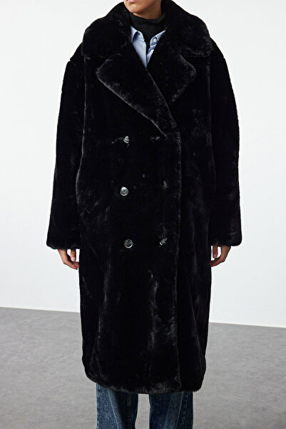 Trendyol Collection Czarne futro oversize - szerokie TWOAW25KB00003