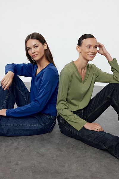 Trendyol Collection Khaki-Blue 2 Pack – 100% bavlna Tričko s výstřihem do V TWOAW25TS00002
