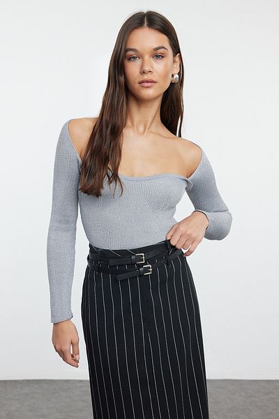 Trendyol Collection Strickpullover aus Garn - Grauer Glitzer, TWOAW25KZ00146