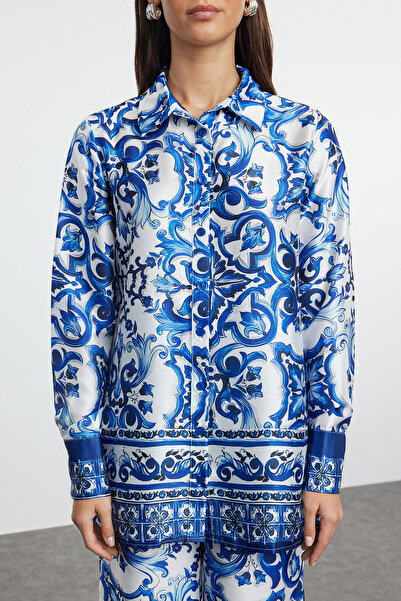 Trendyol Modest Σετ σατινέ με μπλε σχέδιο πάνω και κάτω - TCTAW25US00081