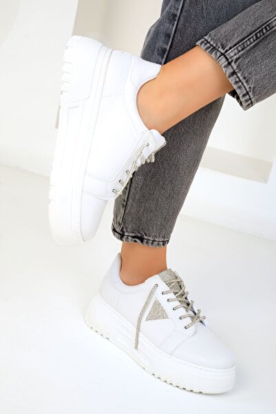 SOHO Bílé dámské tenisky model 19460