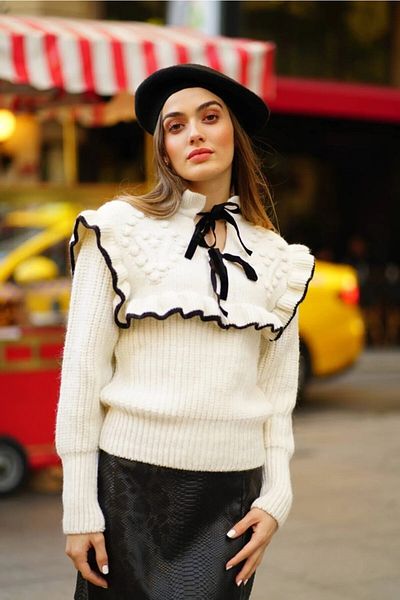 ZF BUTİK Krém színű Frillly Knitwear pulóver