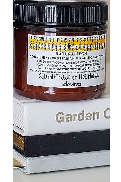 Davines 021NourishinG - Paraben-free StrenGtheninG Conditioner with Wheat Protein 250ml