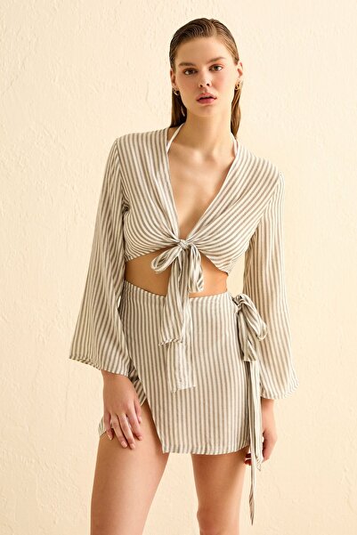 AQUELLA PEOEBE ΔΙΠΛΟ ΠΟΛΥΧΡΩΜΑ ΚΟΣΤΟΥΜΙ