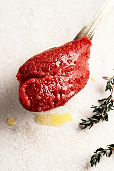 ÇİFTÇİDEN ORGANİK MARKET Çiftçiden Saf Güneşte Kurutulmuş (TATLI) Köy Biberi Salçası 1 KG( El Yapımı)
