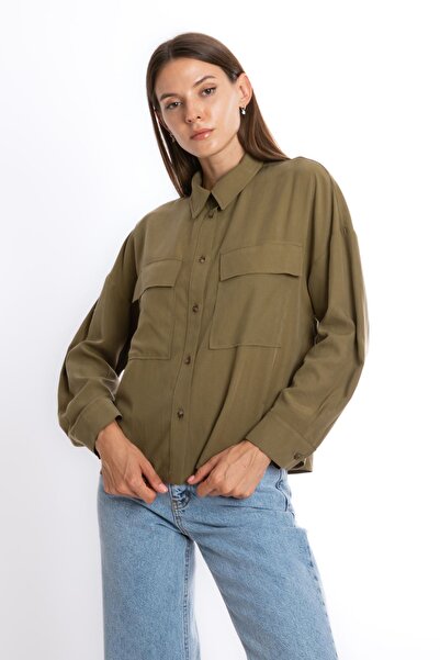 ONE8 KAPAKLI CEP DETAYLI GÖMLEK