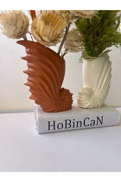 BLANJ Tile and Cream Colored Snail Vase