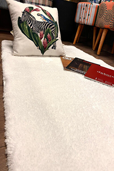 DEKOMOD Peluş Halı Beyaz Tüylü Yumuşak, Yıkanabilir, Kaymaz Taban Dekoratif Halı Yolluk