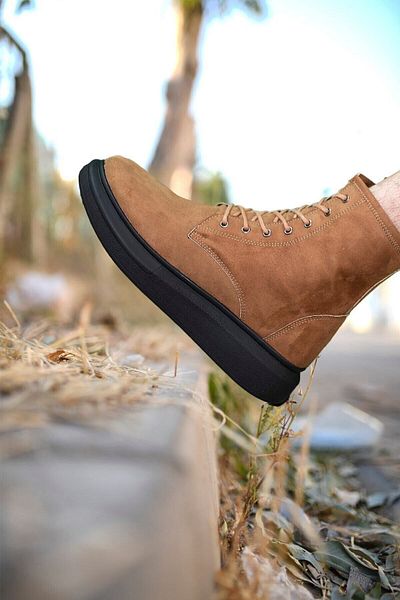 Riccon Hellbraune Sneaker-Stiefel aus schwarzem Wildleder für Herren0012373