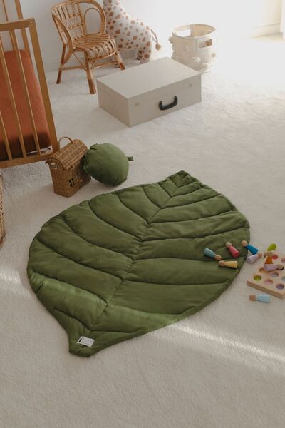 Dear Deer Love Oyun Halısı Pine Leaf Yaprak Minder